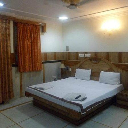 Ajay Guest House Нью-Дели Экстерьер фото